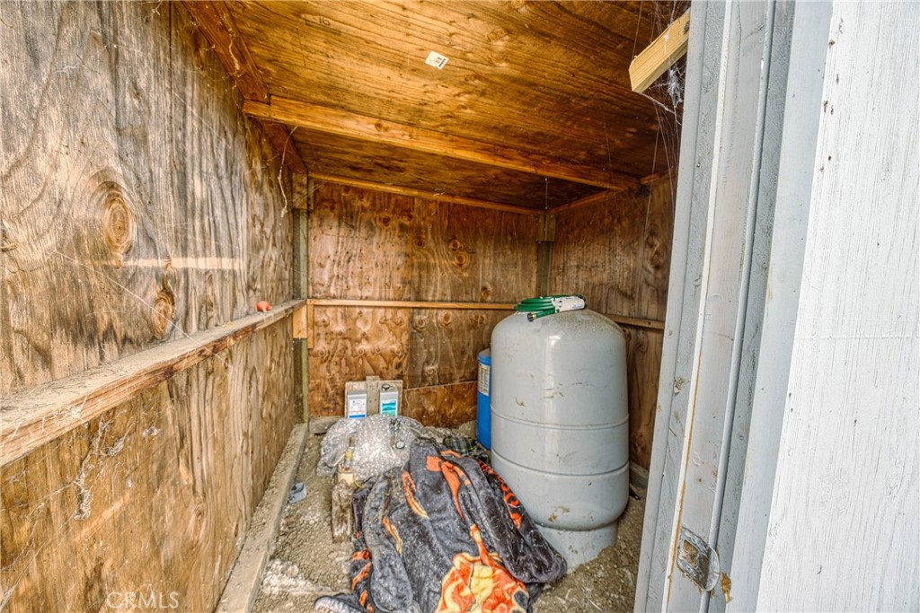 https://media.crmls.org/medias/9c5363c4-29b1-4408-b556-a4db1d7dd4f7.jpg?preset=X-Large