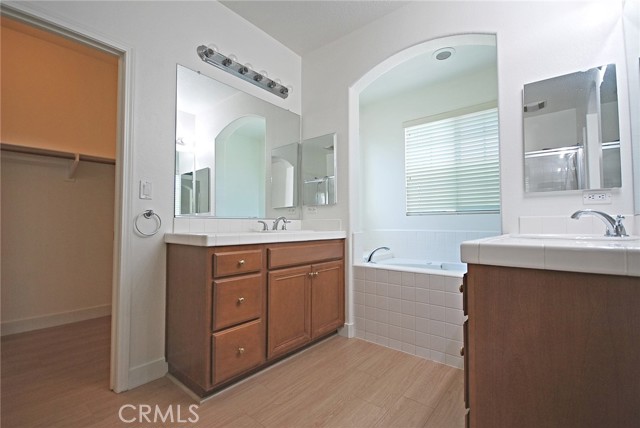 Detail Gallery Image 16 of 27 For 27444 Acacia Dr, Valencia,  CA 91354 - 3 Beds | 3 Baths