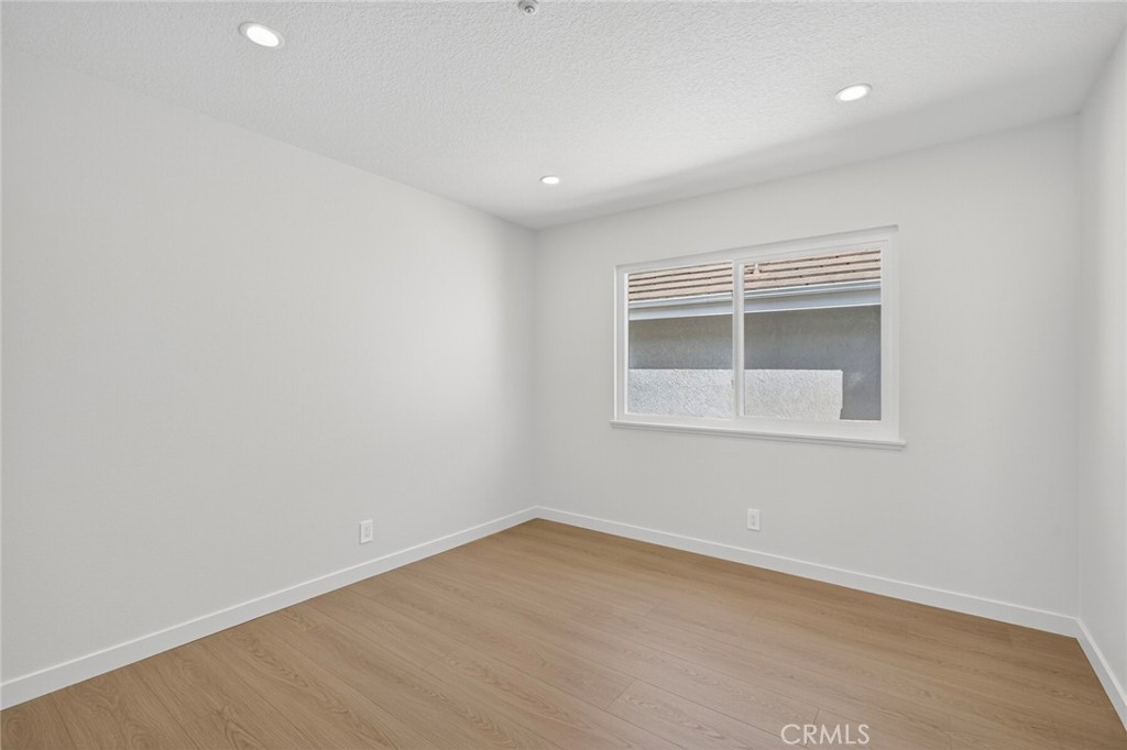 MLS #OC25245288 image #40