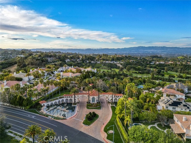 3724 Winford Drive, Tarzana CA: https://media.crmls.org/medias/9c5509bb-246a-4060-9431-b237757ce2d2.jpg