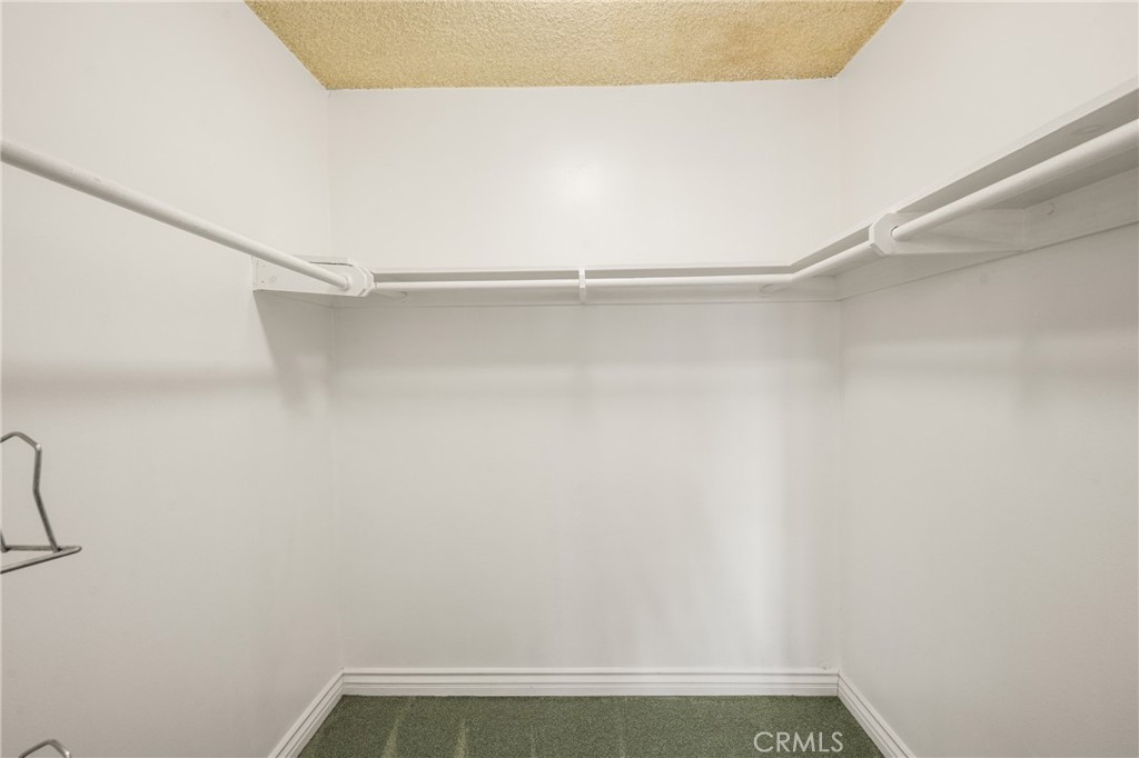 https://media.crmls.org/medias/9c554547-9e25-4a37-9054-5c9db45a332b.jpg?preset=X-Large
