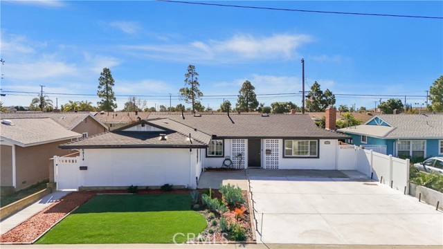 6212 Santa Rita Avenue, Garden Grove CA: https://media.crmls.org/medias/9c554c08-ceb7-4ce4-996e-a2d3baeee7a6.jpg