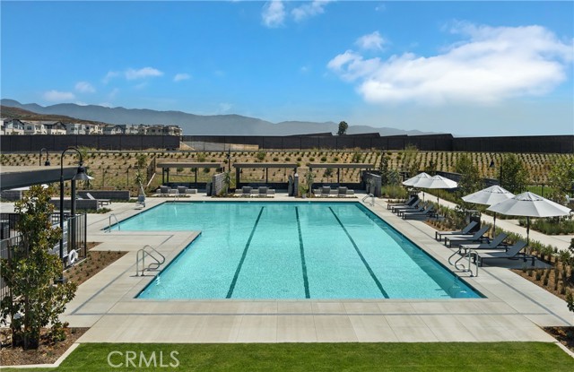 Detail Gallery Image 5 of 10 For 15860 Blue Copper Way, Fontana,  CA 92336 - 3 Beds | 2/1 Baths