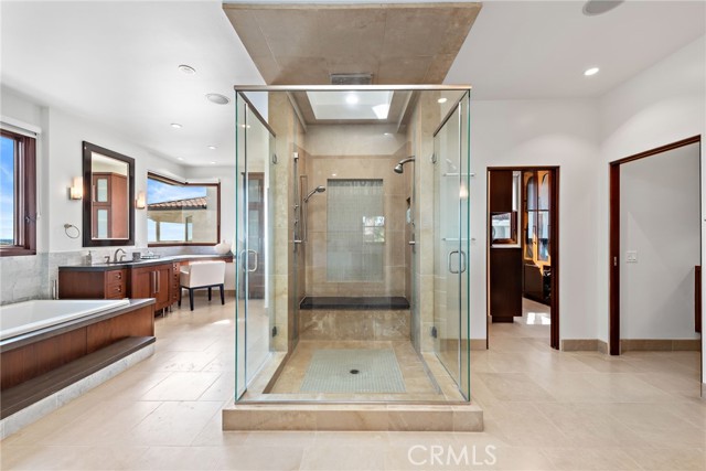 2907 Cliff Drive, Newport Beach CA: https://media.crmls.org/medias/9c55d1d9-32db-4264-8d10-30efa1f4aeee.jpg