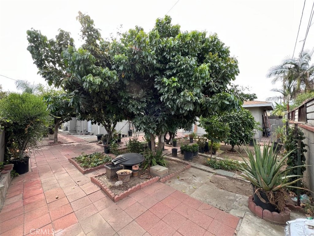 https://media.crmls.org/medias/9c55dae2-e81e-4d70-9bd8-d8cf55b6e022.jpg?preset=X-Large