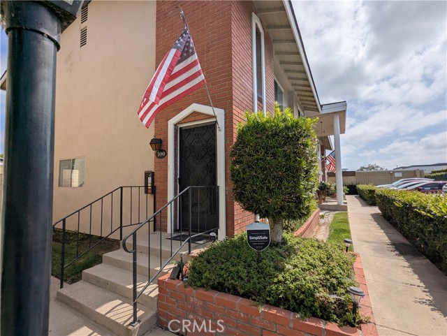 Detail Gallery Image 1 of 27 For 12100 Montecito Road #100,  Los Alamitos,  CA 90720 - 3 Beds | 2 Baths