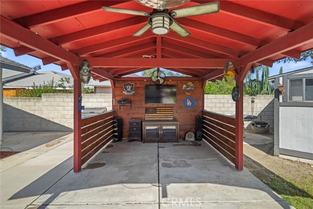 16080 San Jacinto Avenue, Fontana CA: https://media.crmls.org/medias/9c56277d-2b42-40a8-a245-e8425bc9134a.jpg