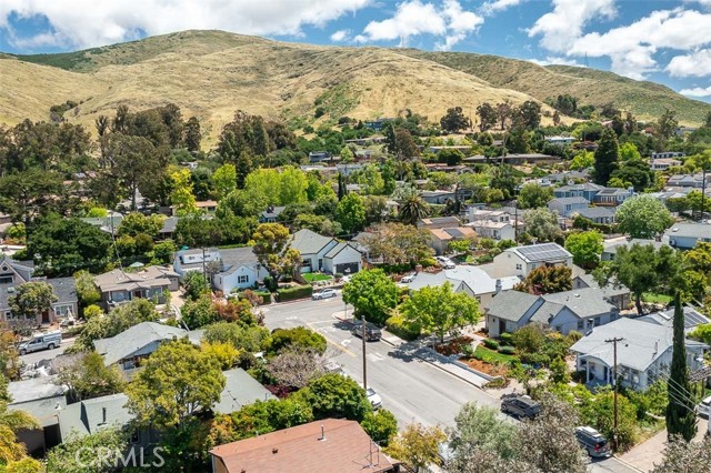 Detail Gallery Image 3 of 29 For 1443 Iris St, San Luis Obispo,  CA 93401 - 2 Beds | 2 Baths