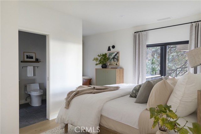 Detail Gallery Image 28 of 47 For 654 S Cumberland, Lake Arrowhead,  CA 92352 - 5 Beds | 5 Baths