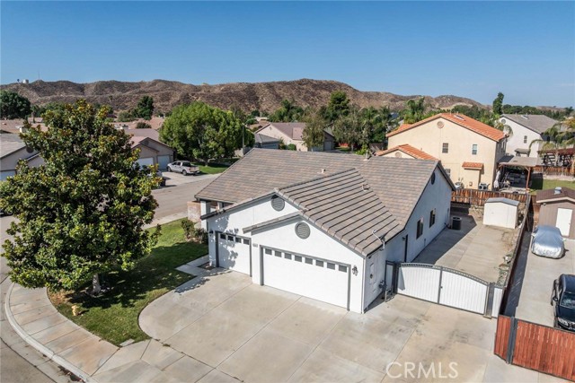 2354 Versailles Street, San Jacinto CA: https://media.crmls.org/medias/9c57f0cd-3bbc-4718-88a2-06d381b91cd0.jpg