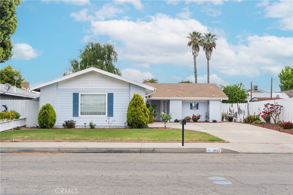 1527 Dena Way