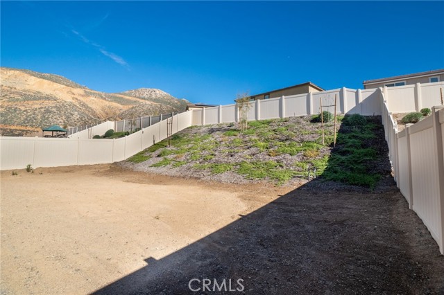 Detail Gallery Image 8 of 22 For 19508 Hanging Rock Rd., Lake Elsinore,  CA 92532 - 3 Beds | 3 Baths