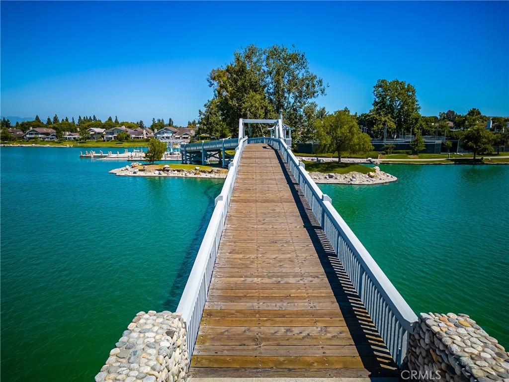 https://media.crmls.org/medias/9c58efd3-a765-49c3-ad5c-b799052d29c5.jpg?preset=X-Large
