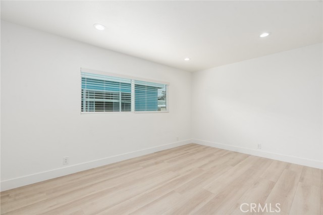 707 1/2 Orchid Avenue, Corona del Mar CA: https://media.crmls.org/medias/9c59230e-71d7-4eba-aa25-774cf6954a55.jpg