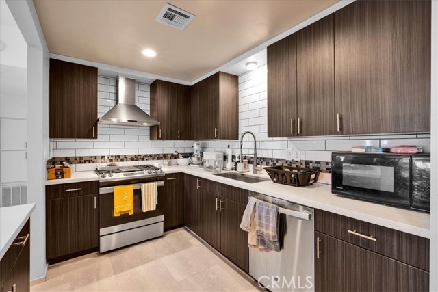 595 S Calle Santa Rosa, Palm Springs CA: https://media.crmls.org/medias/9c594684-66d8-4c1a-ace4-83515204aaf9.jpg
