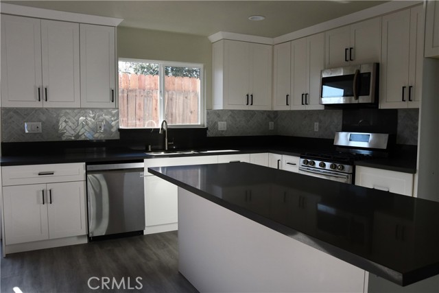 917 W. Flora St., Ontario CA: https://media.crmls.org/medias/9c59a1cb-309b-411a-9ae7-bf37df3718f8.jpg