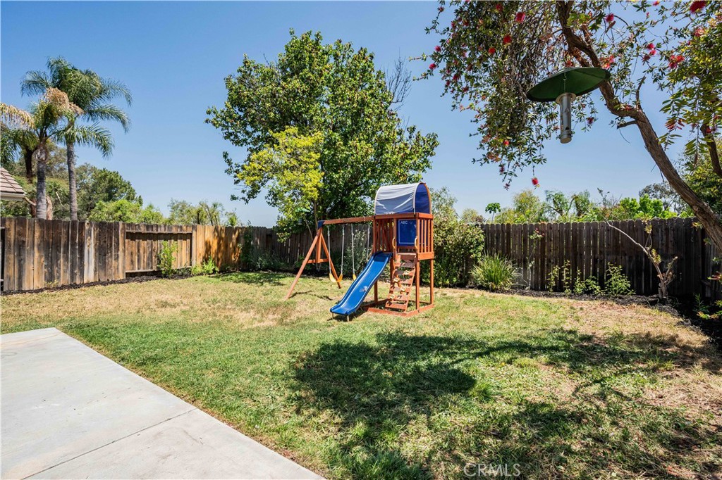 https://media.crmls.org/medias/9c5a651e-bfb3-4804-be2b-4d346eceef48.jpg?preset=X-Large