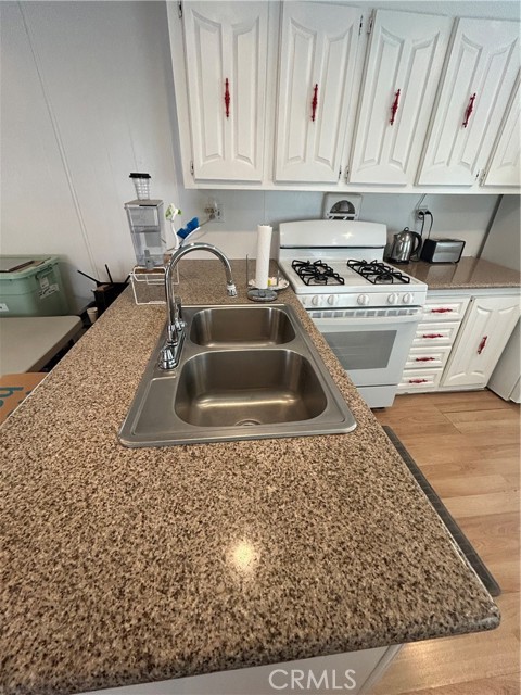 Detail Gallery Image 6 of 28 For 525 Gilbert St #115,  Anaheim,  CA 92801 - 1 Beds | 1 Baths