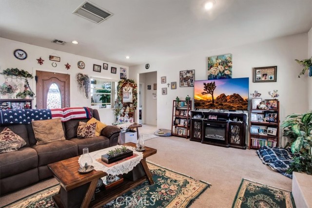 Detail Gallery Image 8 of 46 For 58583 Buena Vista Dr, Yucca Valley,  CA 92284 - 3 Beds | 2 Baths