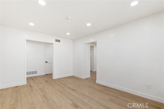 8065 E Ring Street, Long Beach CA: https://media.crmls.org/medias/9c5b82f5-73a4-4d11-be16-dc75fa33d48c.jpg