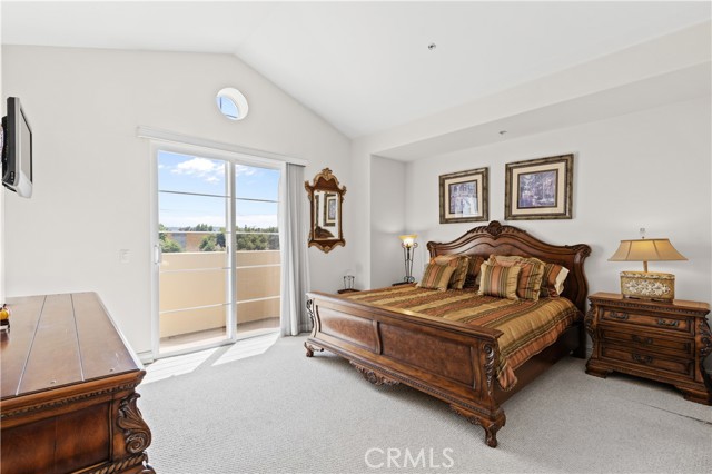 Detail Gallery Image 8 of 13 For 14343 Burbank Bld #301,  Sherman Oaks,  CA 91401 - 3 Beds | 2 Baths