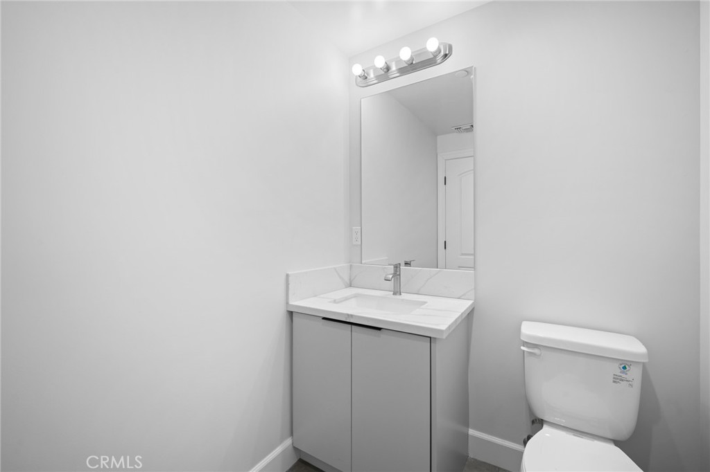https://media.crmls.org/medias/9c5ba5a6-5d02-4f40-bb57-d5691bc724fb.jpg?preset=X-Large