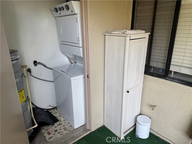 Detail Gallery Image 5 of 28 For 13602 La Jolla Cir #B,  La Mirada,  CA 90638 - 2 Beds | 2 Baths