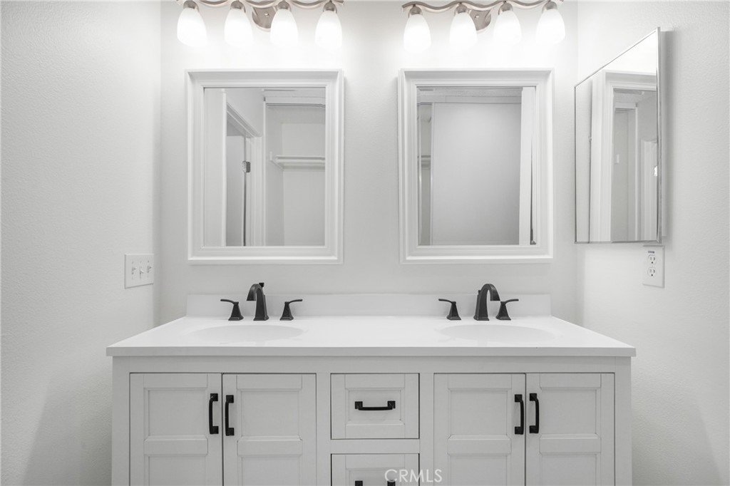 MLS #OC25225360 image #13