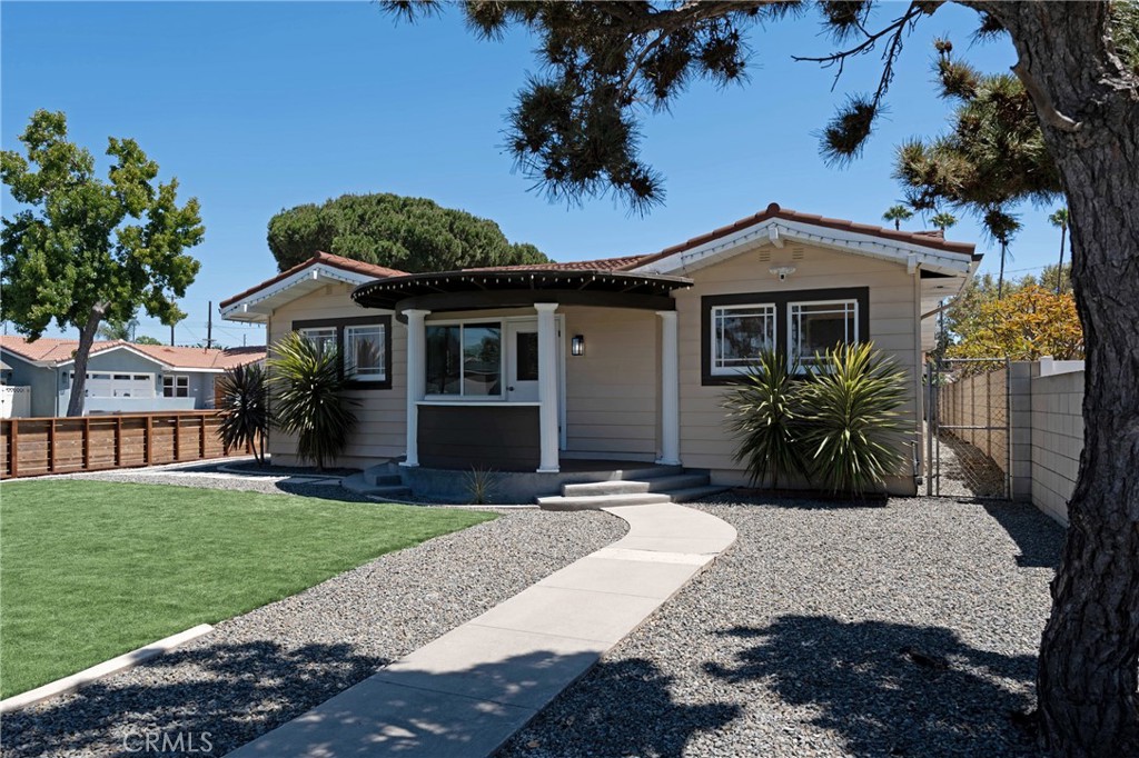 Duplex at 1104 W Palm Avenue