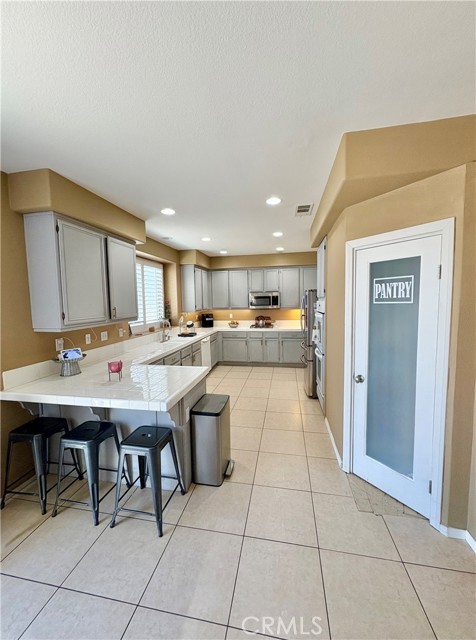 Image 5 of 16 For 1156 Foothill Drive