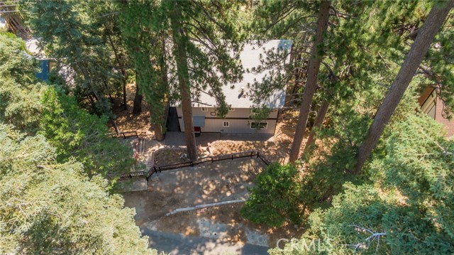 Detail Gallery Image 4 of 29 For 260 S Fairway Dr, Twin Peaks,  CA 92391 - 4 Beds | 3 Baths