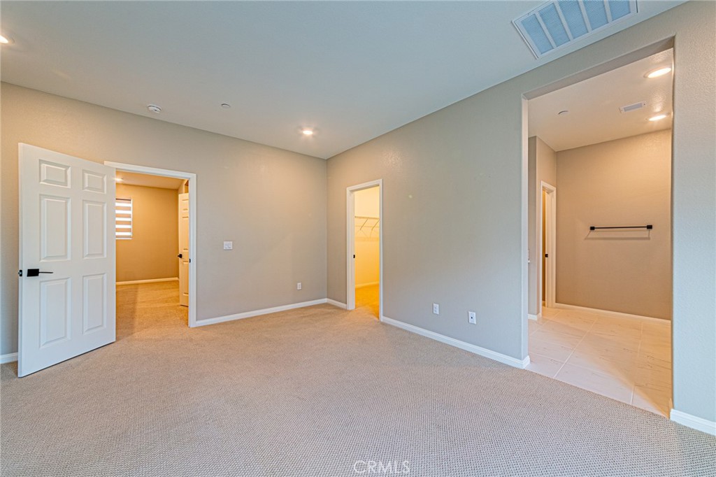 https://media.crmls.org/medias/9c609078-c793-41dc-b63a-ca9ccb5b9f0f.jpg?preset=X-Large