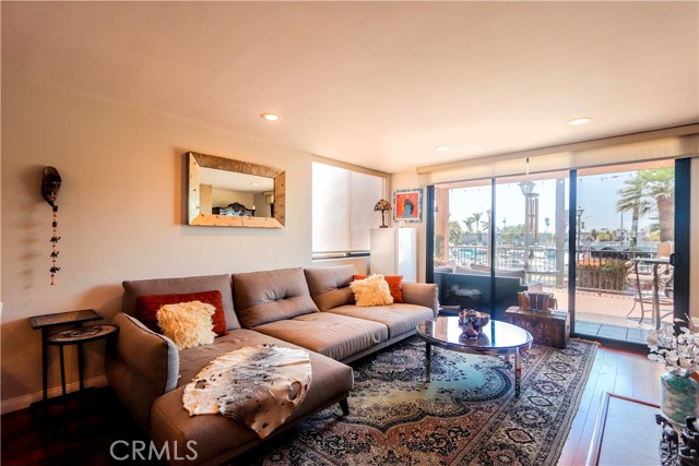 Detail Gallery Image 5 of 32 For 201 Bay Shore Ave #109,  Long Beach,  CA 90803 - 2 Beds | 2 Baths