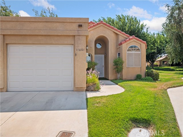 Detail Gallery Image 1 of 23 For 11601 Park Ln, Apple Valley,  CA 92308 - 2 Beds | 2 Baths