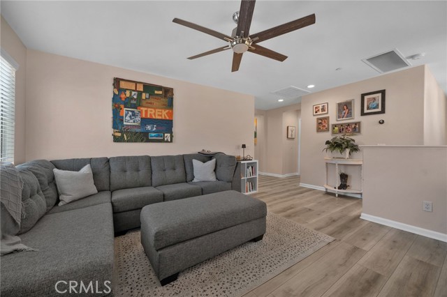 24206 Dandelion Court, Lake Elsinore CA: https://media.crmls.org/medias/9c620e0e-b7e4-4051-b0f3-39b0453e400b.jpg