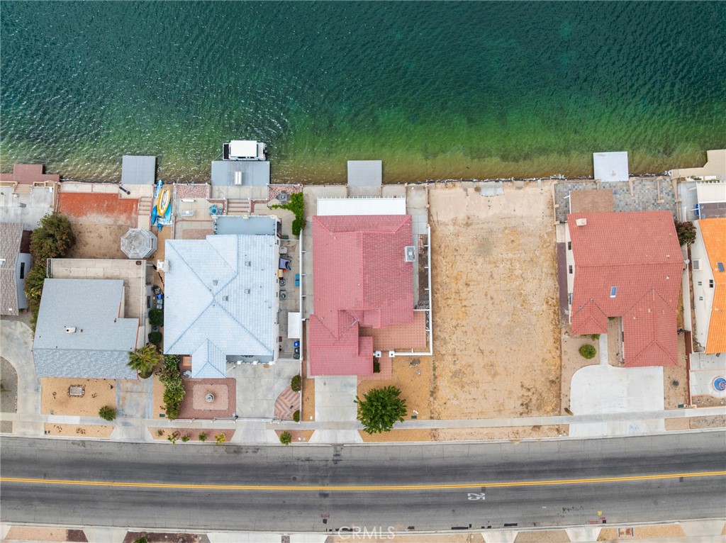 https://media.crmls.org/medias/9c62647d-85f4-40d9-9b22-39430228ce46.jpg?preset=X-Large