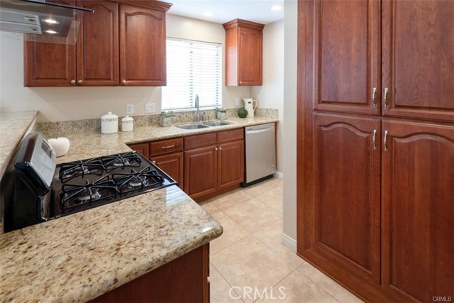 Detail Gallery Image 8 of 18 For 3436 W 170th, Torrance,  CA 90504 - 3 Beds | 2/1 Baths