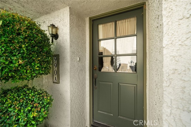 Detail Gallery Image 3 of 26 For 990 W Arrow a,  Upland,  CA 91786 - 2 Beds | 2/1 Baths