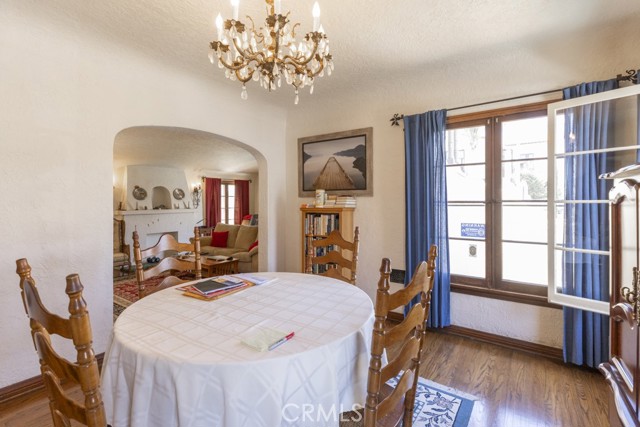 132 St Joseph Avenue, Long Beach CA: https://media.crmls.org/medias/9c63fb39-873b-483d-b7e9-b2065d8461e8.jpg