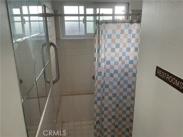 Detail Gallery Image 12 of 15 For 17734 Baltar St, Reseda,  CA 91335 - 6 Beds | 2 Baths