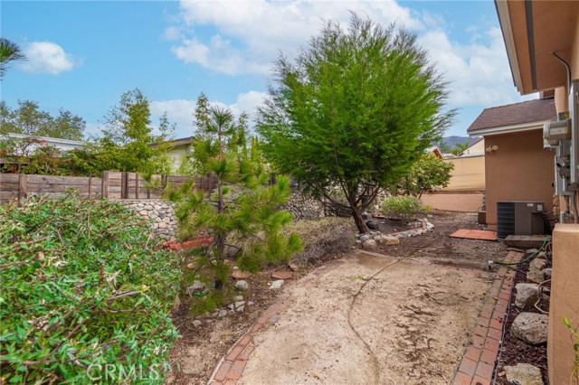 Detail Gallery Image 7 of 57 For 10424 Tujunga Canyon, Tujunga,  CA 91042 - 4 Beds | 3 Baths