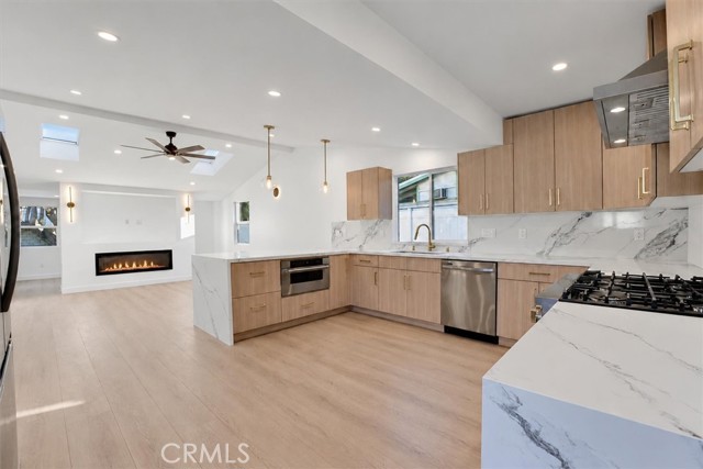 11158 Orion Ave photo 12