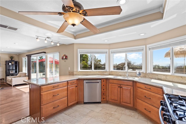 Detail Gallery Image 23 of 36 For 9543 Sunflower St, Rancho Cucamonga,  CA 91737 - 4 Beds | 3 Baths