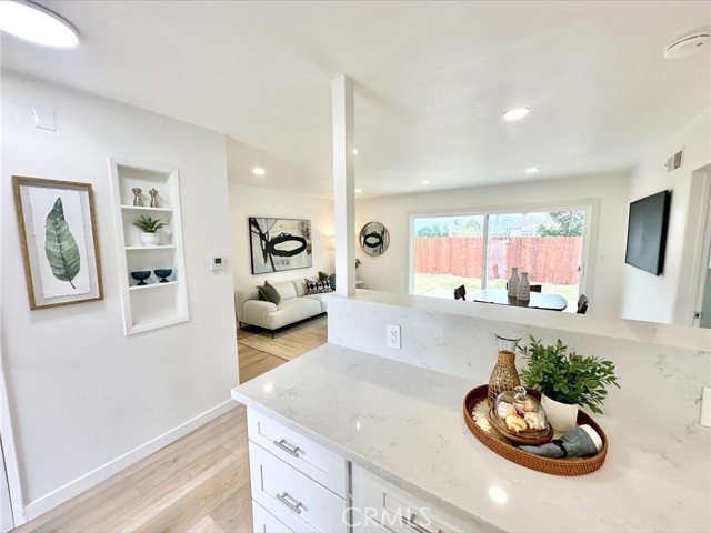 Detail Gallery Image 9 of 13 For 1608 Alviso, Simi Valley,  CA 93065 - 4 Beds | 1/1 Baths