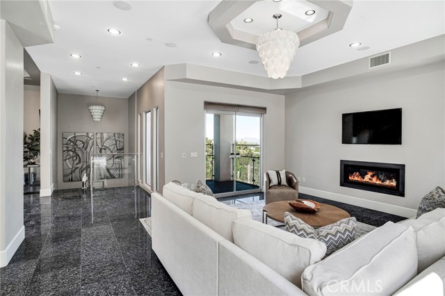 Detail Gallery Image 11 of 57 For 14721 Round Valley Dr, Sherman Oaks,  CA 91403 - 5 Beds | 4/2 Baths