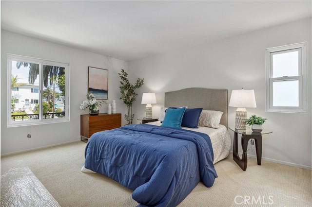 Detail Gallery Image 9 of 19 For 323 S Broadway #11,  Redondo Beach,  CA 90277 - 3 Beds | 2/1 Baths