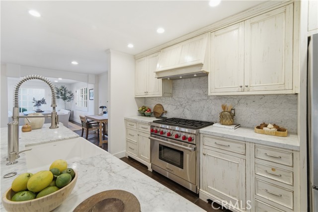 Detail Gallery Image 9 of 35 For 5232 Woodman Ave, Sherman Oaks,  CA 91401 - 3 Beds | 2 Baths