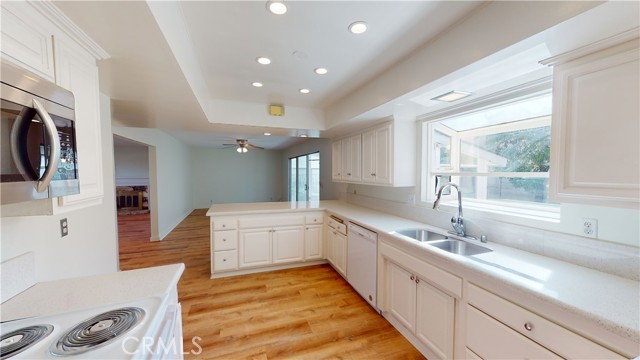 Detail Gallery Image 3 of 16 For 608 Lemke Dr, Placentia,  CA 92870 - 4 Beds | 2/1 Baths