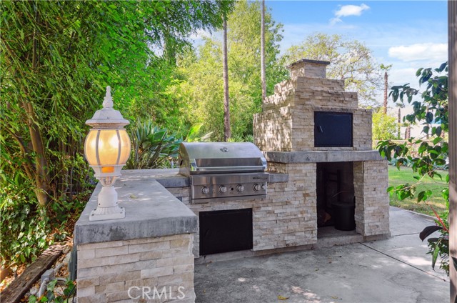 20283 Lorenzana Drive, Woodland Hills CA: https://media.crmls.org/medias/9c682426-681c-47a2-a39c-b799e27555da.jpg