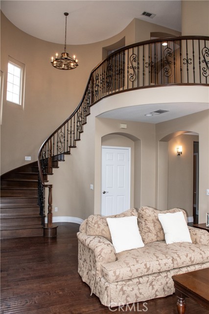 1671 Fairway Drive, Corona CA: https://media.crmls.org/medias/9c68de83-e6e5-41e7-986c-acfd5e3b87b4.jpg